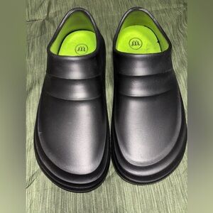 Black Chef Unisex Shoes Size 40 Anti-slip Waterproof Slip-on. Worn once.